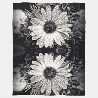 Black and White Daisy Flower Fleece Blanket