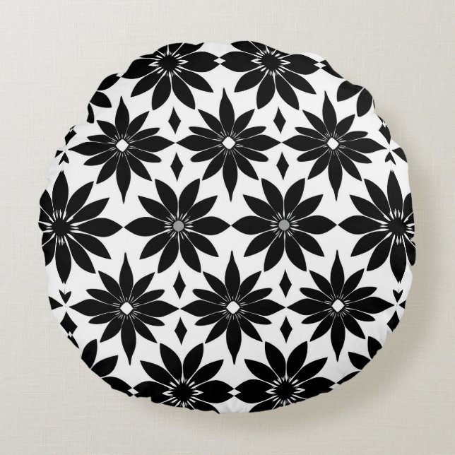 Black and white Damascus pattern Round Cushion (Front)