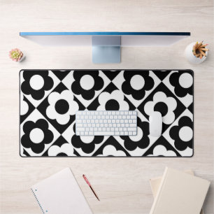 Black and White Diamond Check Flower Pattern Desk Mat