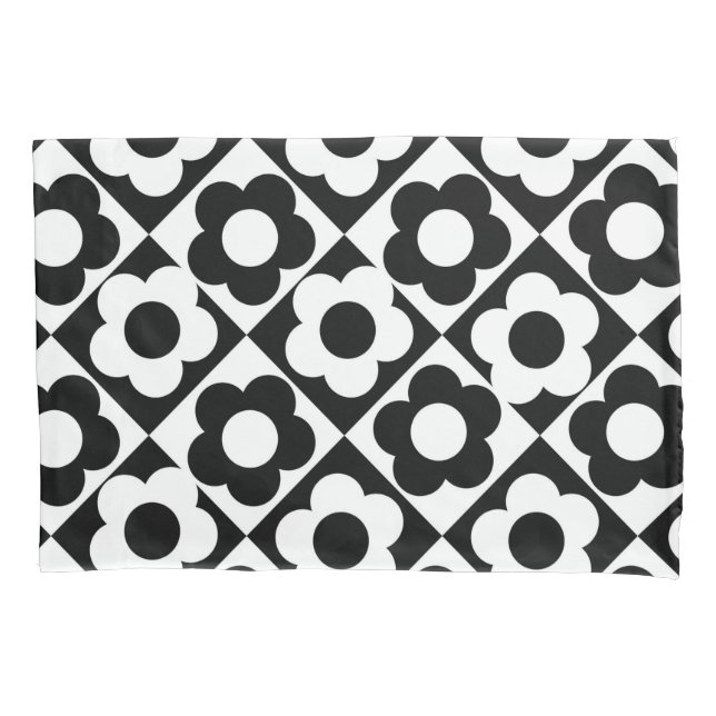 Black and White Diamond Check Flower Pattern Pillowcase (Front)