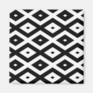 Black and white diamond pattern magnet
