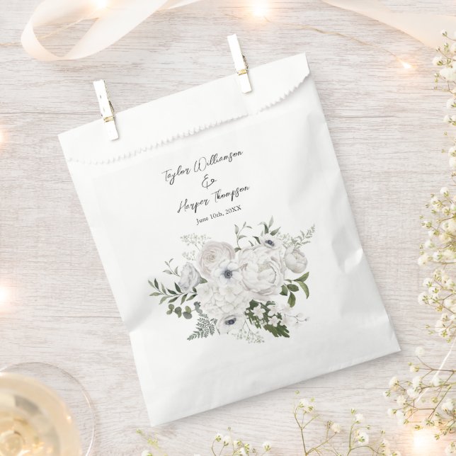 Black and White Elegant Floral Bouquet Modern Favour Bag (Clipped)