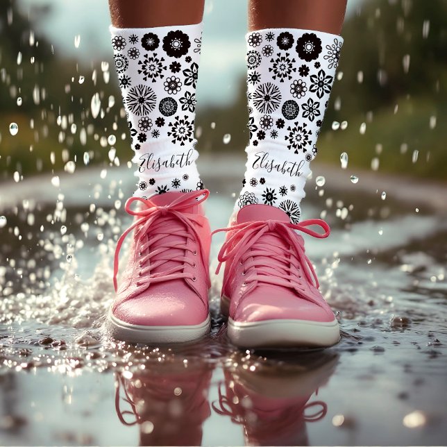 Black and white floral mandala hippie boho flowers socks (Creator Uploaded)