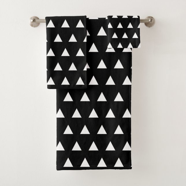 Black and White Geometric Pattern Bath Towel Set (Insitu)