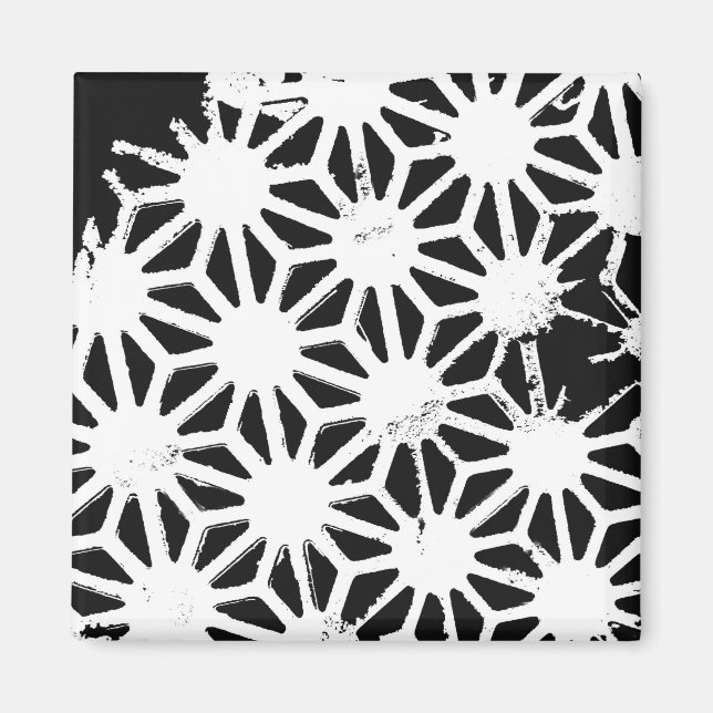 Black and white geometric pattern magnet (Front)