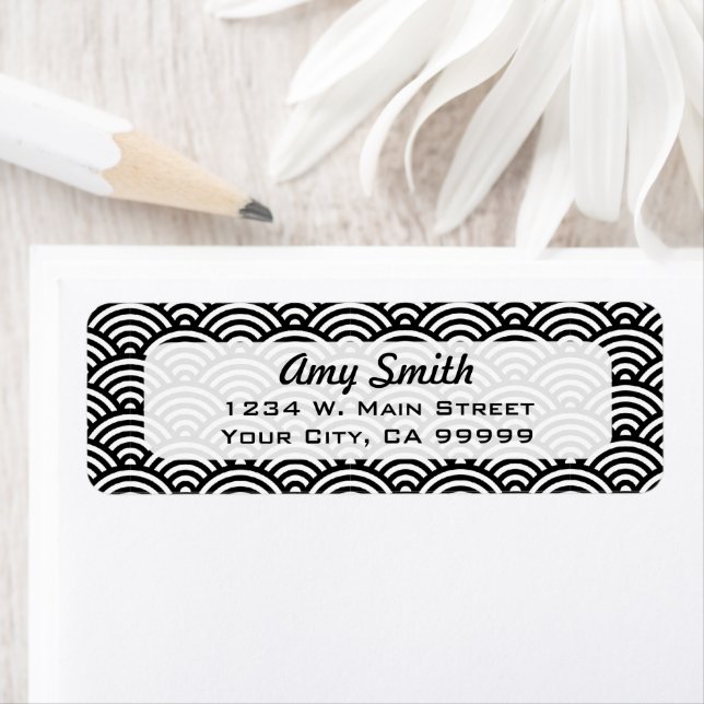 Black and White Geometric Scallop Pattern Return Address Label (Insitu)