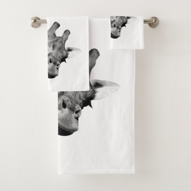 Black and White Giraffe Animal Bath Towel Set (Insitu)