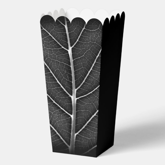 Black and white glowing leaf close-up favour box (Back)