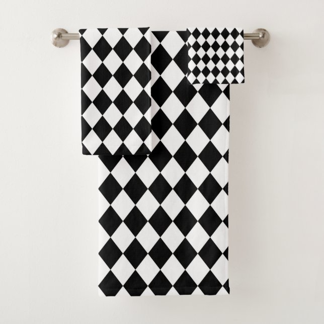 Black and White Harlequin Design Bath Towel Set (Insitu)