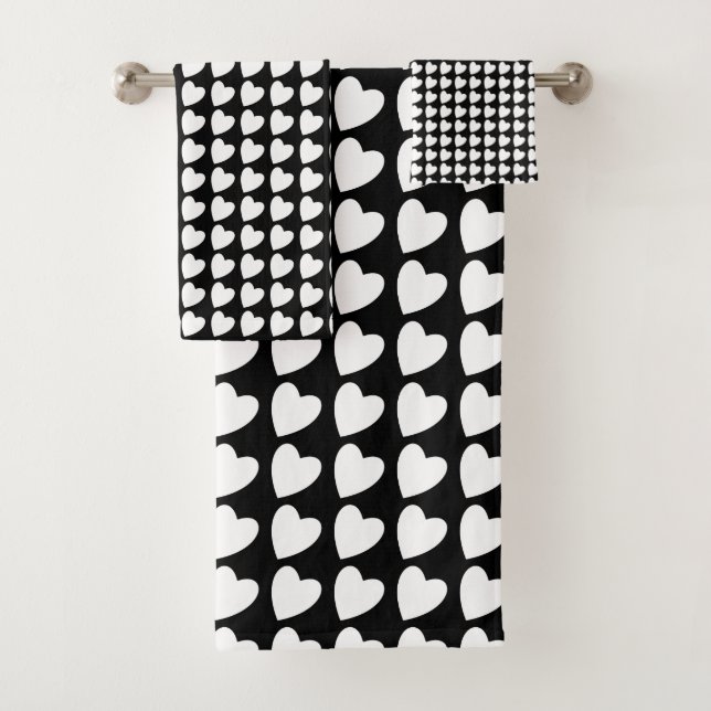 Black and White Heart Pattern Chic Bath Towel Set (Insitu)