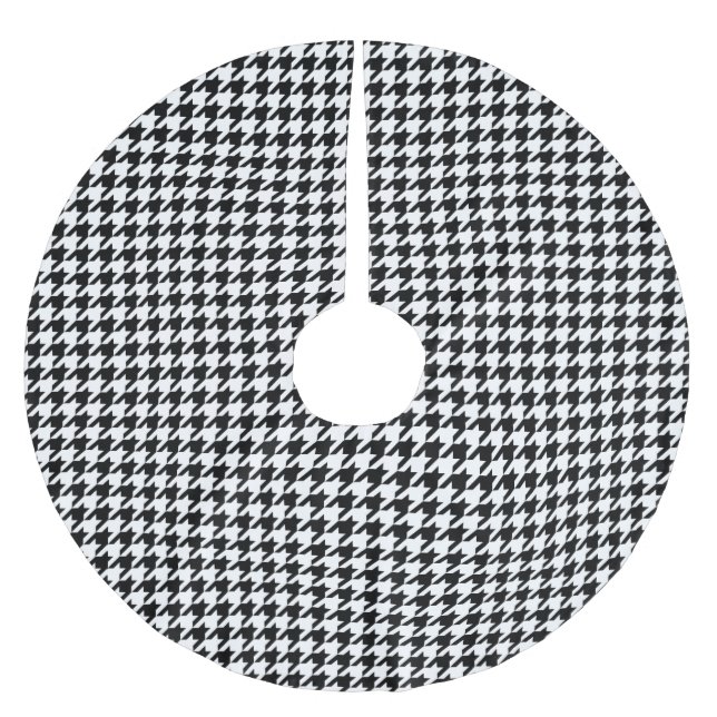Black and White Houndstooth Holiday Brushed Polyester Tree Skirt (Front)