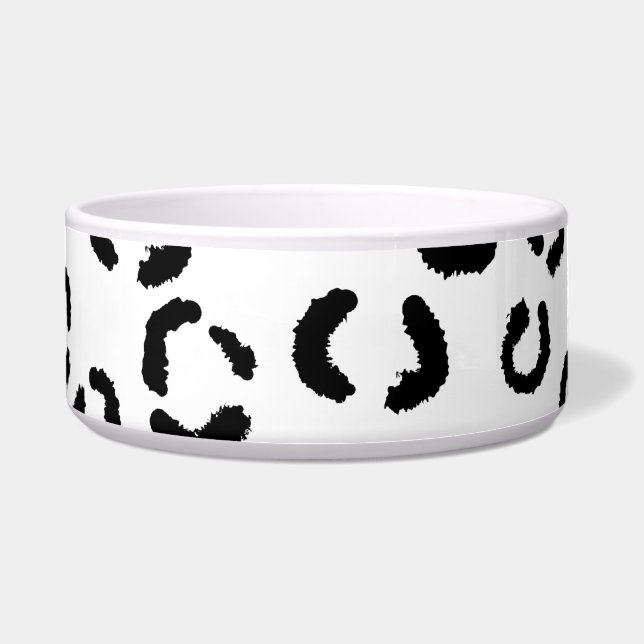 Black and White Leopard Print Pattern. (Front)
