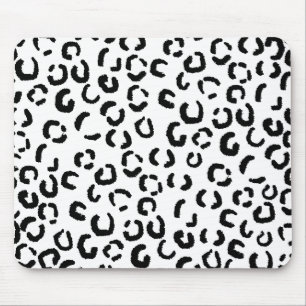 Black and White Leopard Print Pattern. Mouse Pad