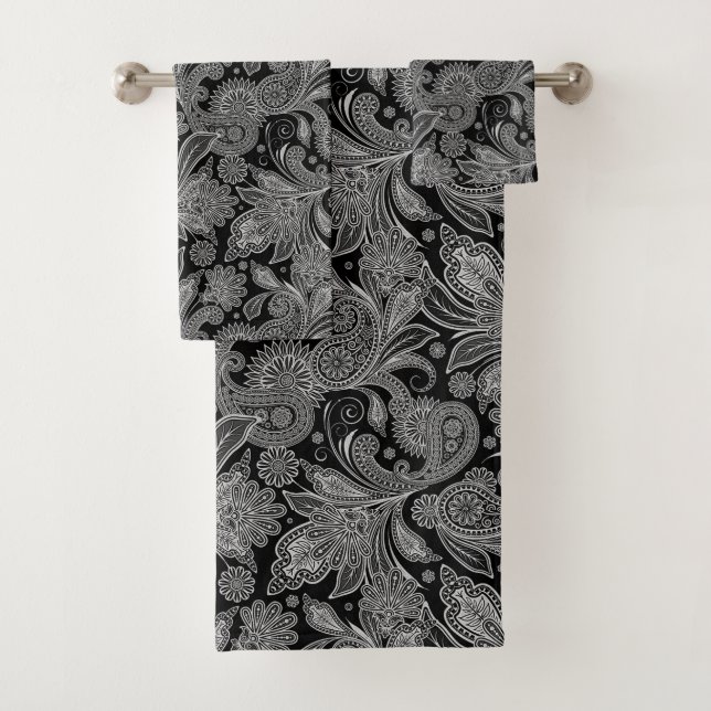Black and White Ornate Paisley Bath Towel Set (Insitu)