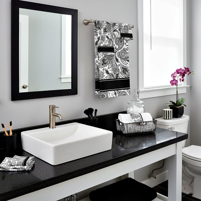 Black and white paislely bath towel set (Creator Uploaded)