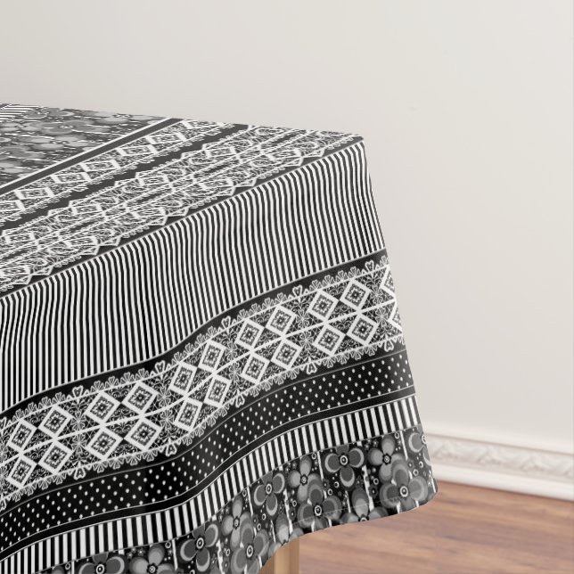Black and white pattern with lace and patchwork tablecloth (In Situ)