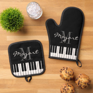Black and white piano keys custom monogram oven mitt & pot holder set