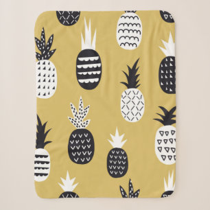 Black and white pineapples seamless pattern sherpa blanket