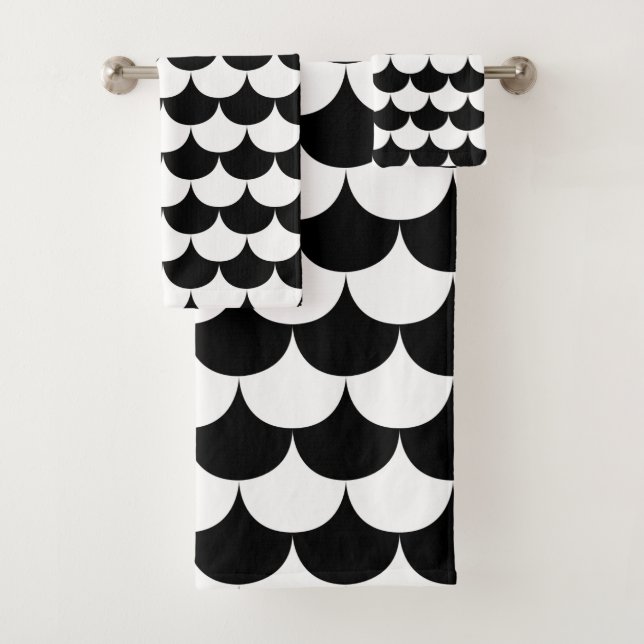 Black and White Scallop Bath Towel Set (Insitu)