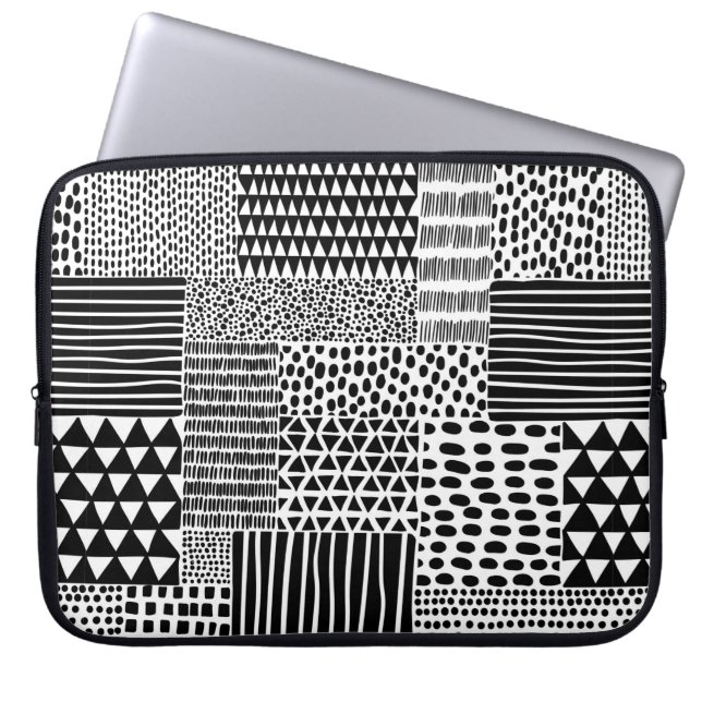 Black and white seamless doodle pattern. Hand-draw Laptop Sleeve (Front)