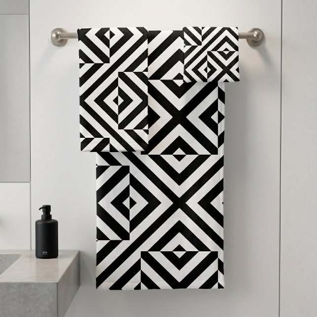 Black and White Striped Op Art Geometric Pattern Bath Towel Set (Creator Uploaded)