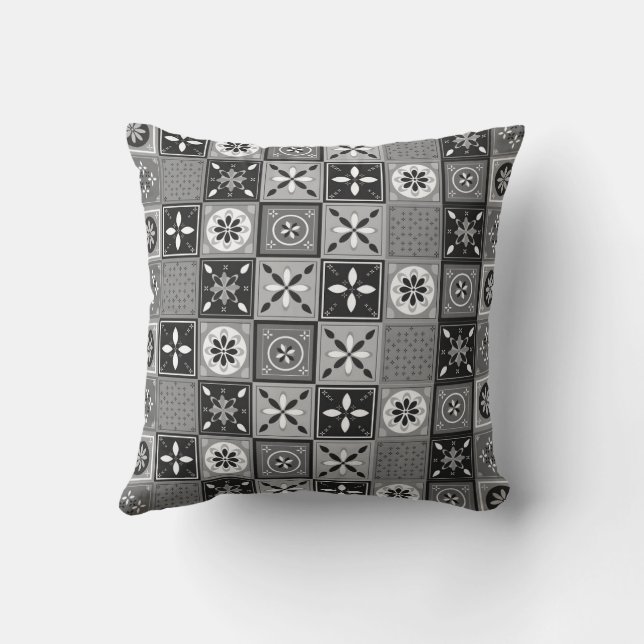 Black and white tile pattern cushion (Back)