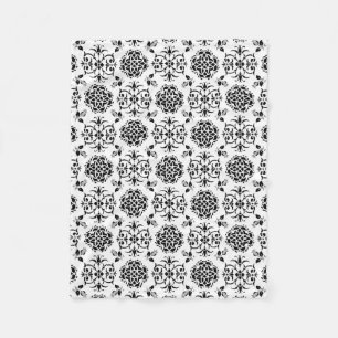 Black and White Vintage Style Damask Pattern Fleece Blanket