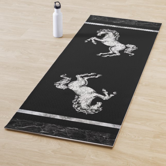 Black and white wild horse yoga mat (In Situ)