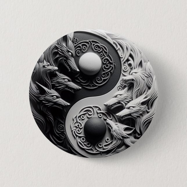 Black and white wolf 6 cm round badge (Front)