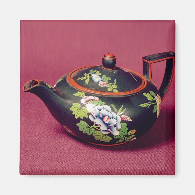 Black basalt teapot magnet (Front)