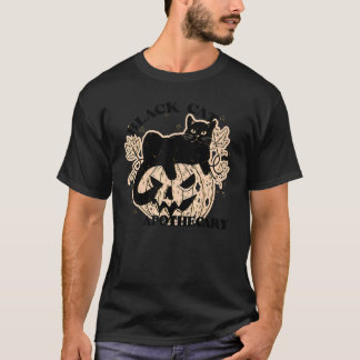 Black Cat Apothecary Retro Halloween Pumpkin Fall  T-Shirt
