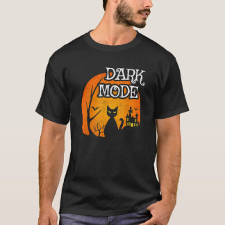 Black Cat Moon   Spooky Scene   Halloween     Dark T-Shirt