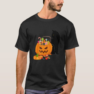 Black Cat Playing With Jack O Lantern Pumpkin Hall T-Shirt