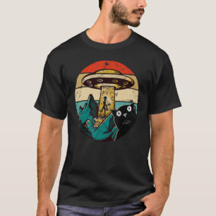 Black Cat Selfie With Alien Retro Sarcastic Kitten T-Shirt
