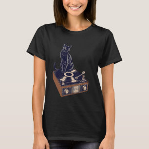 Black Cat Sitting On Vinyl Record Player DJ Vinyl  T-Shirt