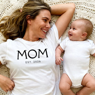 Black Classic Typography Established Mom T-Shirt