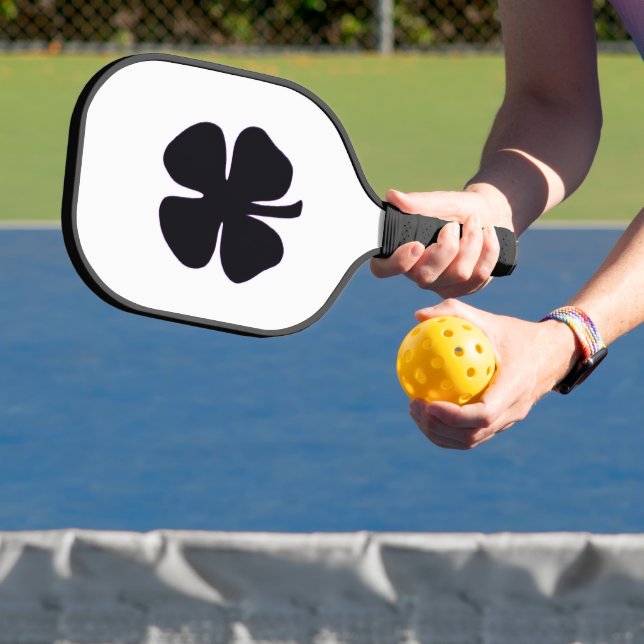 Black Clover pickleball paddle carbon (Insitu)