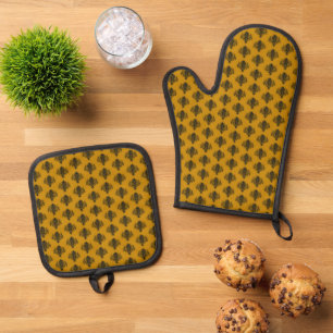 Black damask on mustard yellow pattern oven mitt & pot holder set
