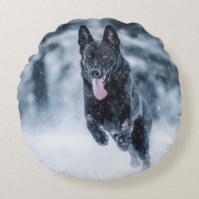 Black German Shepherd in snow Duvet Cover Round Cushion (Front)