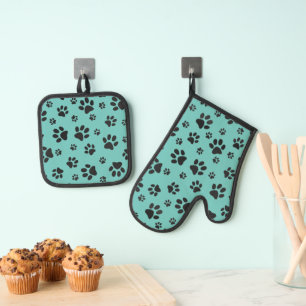 Black Paw Prints Design Oven Mitt & Pot Holder Set