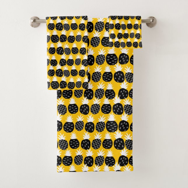 Black pineapples bath towel set (Insitu)