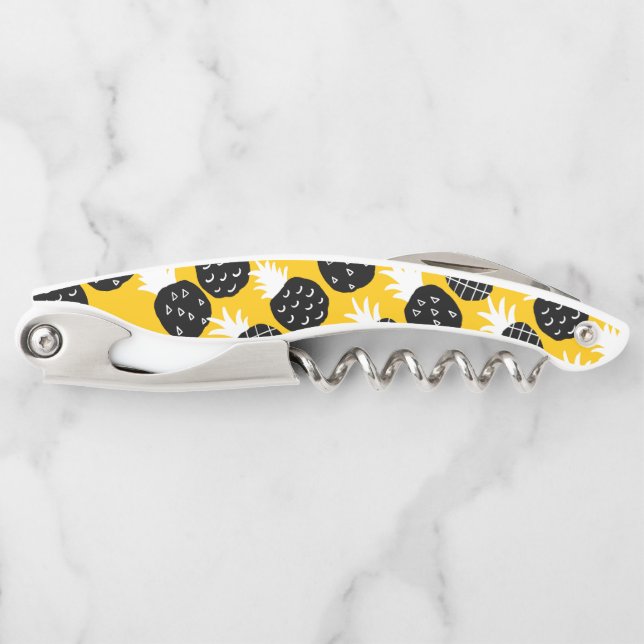 Black pineapples corkscrew (Front)