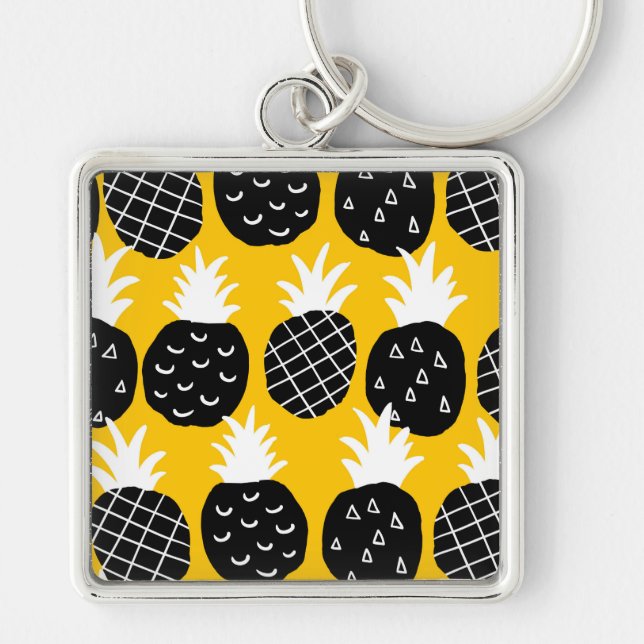 Black pineapples key ring (Front)