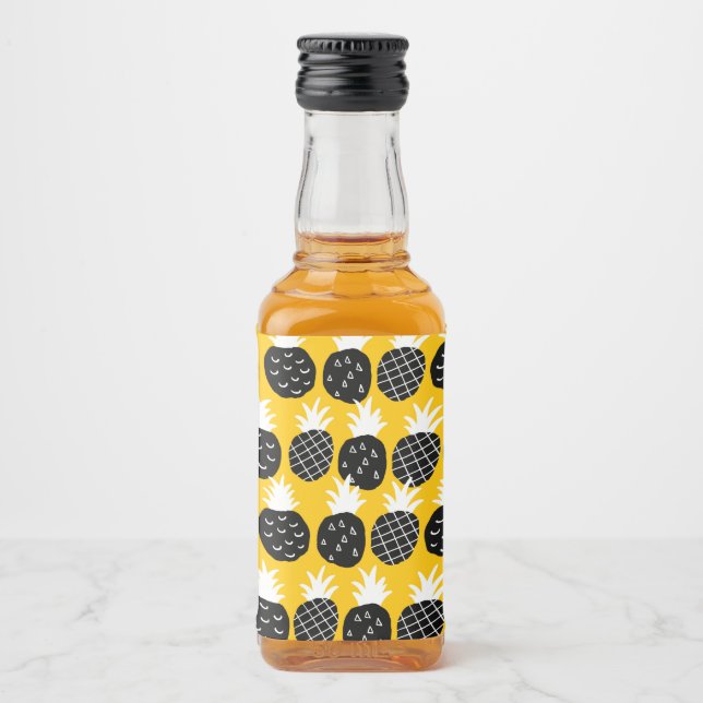 Black pineapples liquor bottle label (Front)