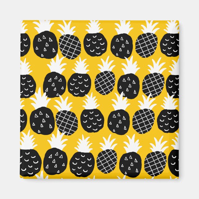 Black pineapples magnet (Front)