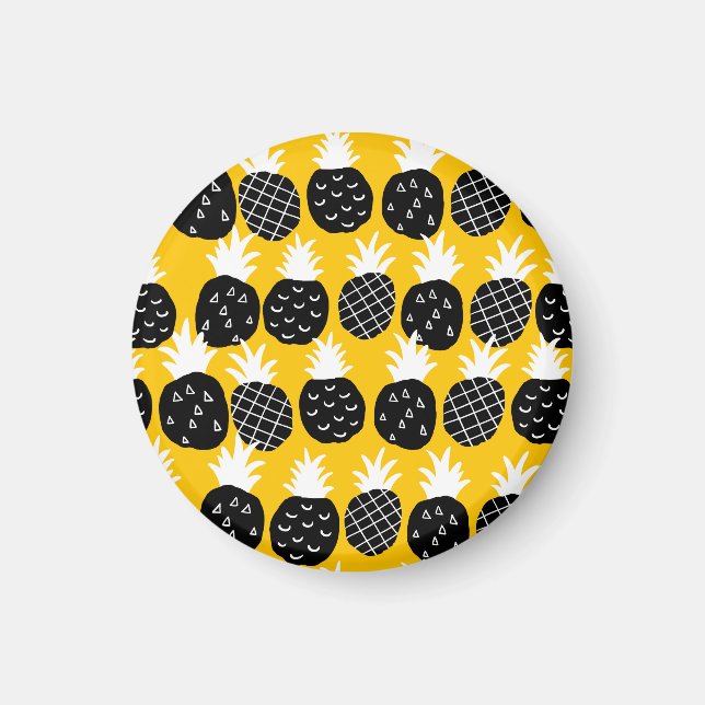 Black pineapples magnet (Front)