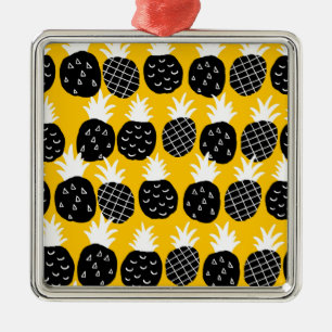 Black pineapples metal ornament