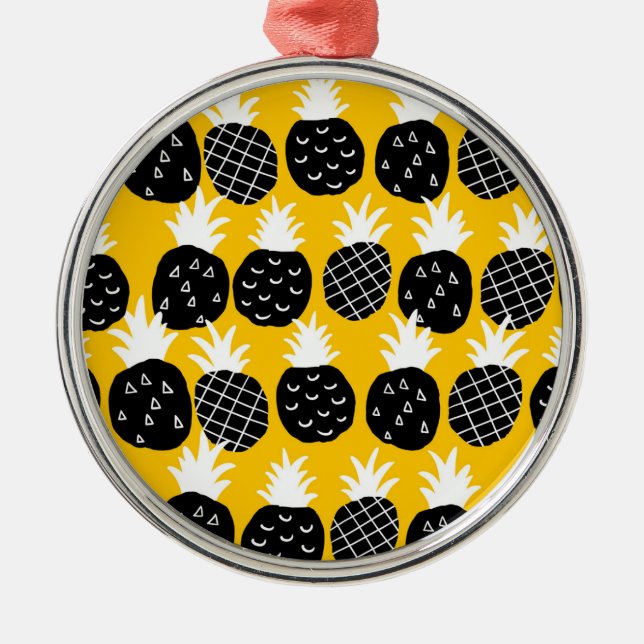 Black pineapples metal ornament (Front)