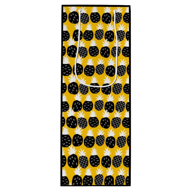 Black pineapples wine gift bag (Front)