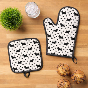 Black Scottish Terriers (Scottie Dogs) - White Oven Mitt & Pot Holder Set